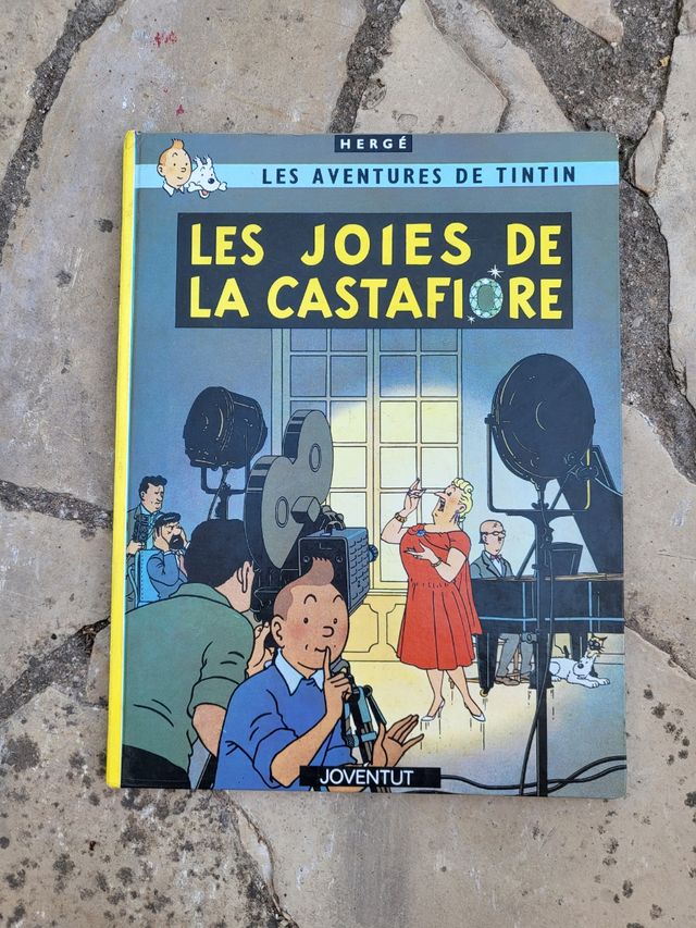 Libro "Les Aventures de Tintin"