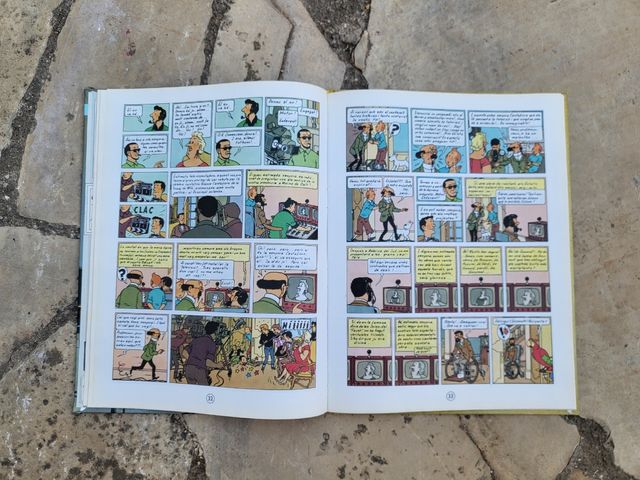Libro "Les Aventures de Tintin"