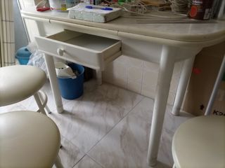 Mesa cocina y 1 silla