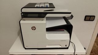 Impresora HP. PRO MFP 477  DW