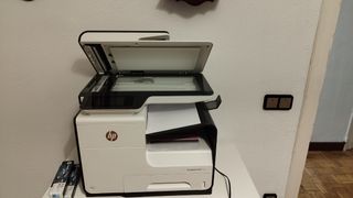 Impresora HP. PRO MFP 477  DW