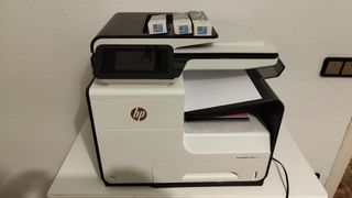 Impresora HP. PRO MFP 477  DW