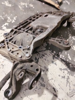 Cuna/subchasis Seat León 2