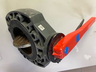 llaves de mariposa para piscina