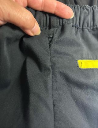 remiendo de pantalon de trabajo