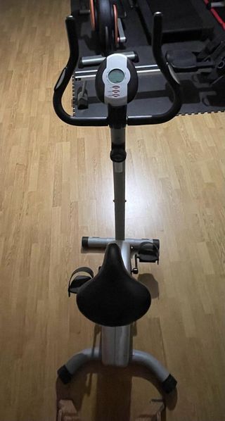 Bicicleta estática y vibradora de bandas