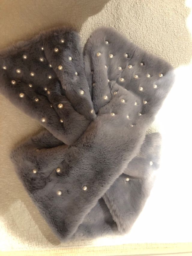 bonito calentito y muy suave piel sintetica.