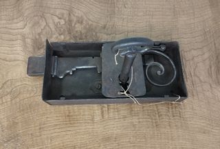Antigua Cerradura de Hierro con Llave