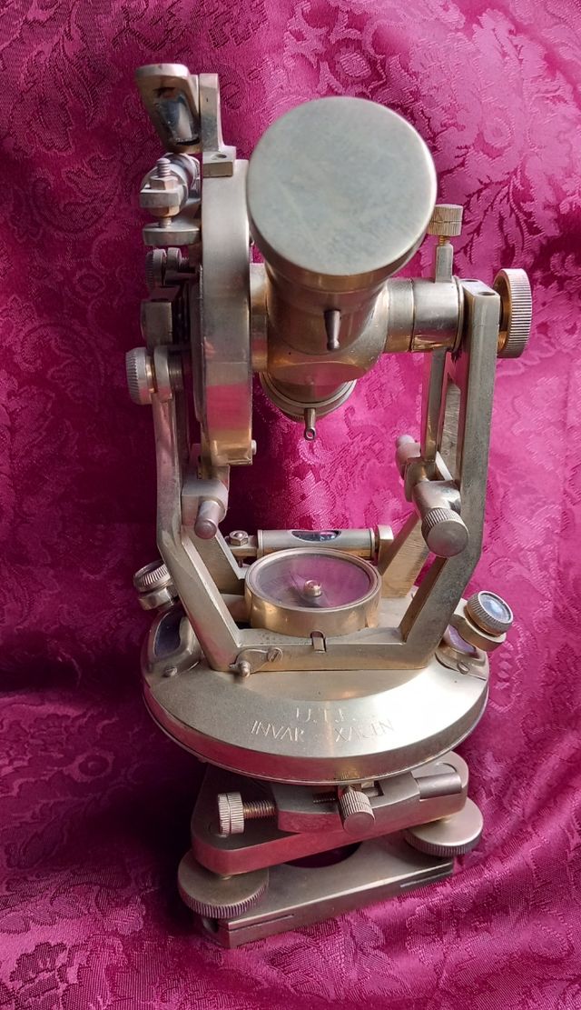 TEODOLITO EN BRONCE TOPOGRAFO