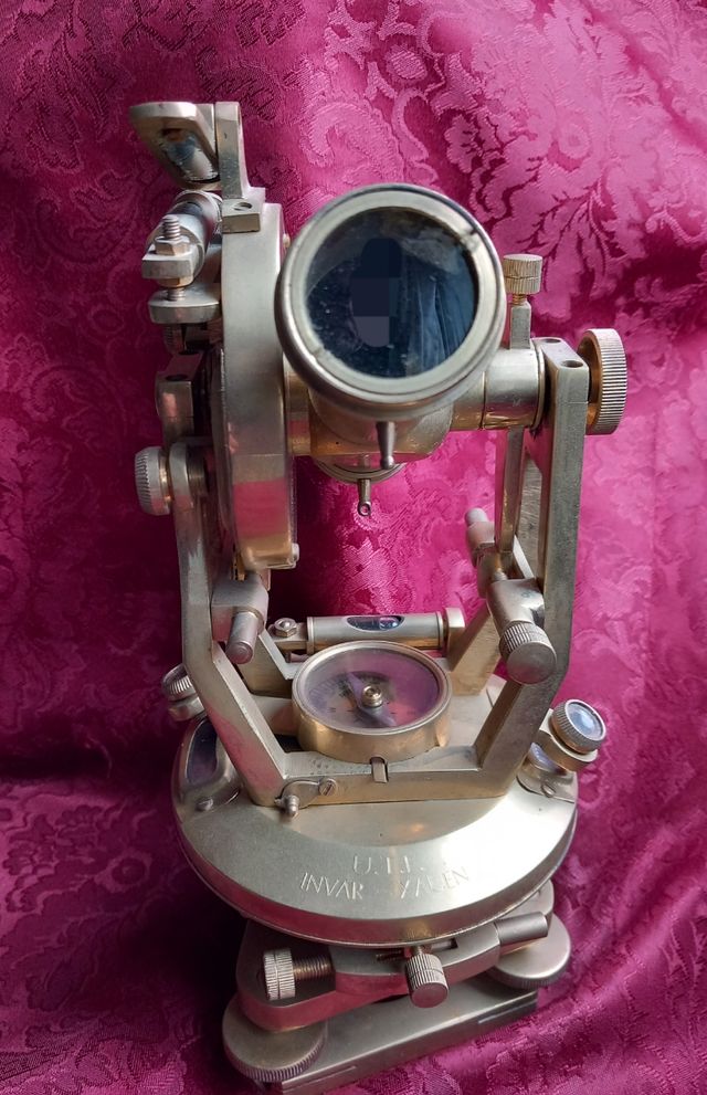 TEODOLITO EN BRONCE TOPOGRAFO