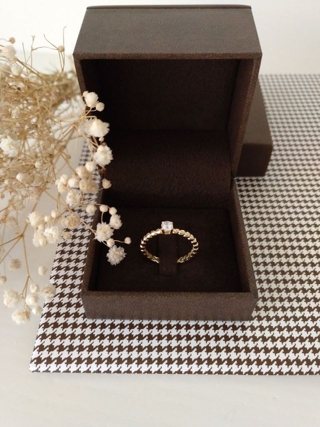 Anillo oro 750 mm., solitario circonita 