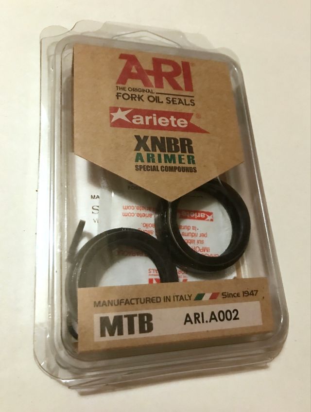 Retenes Ari Rock Shox 32mm