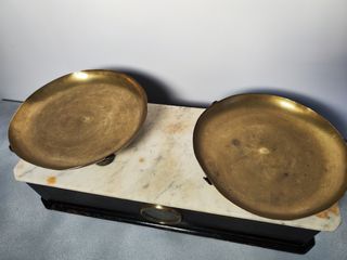 Báscula de farmacia antigua