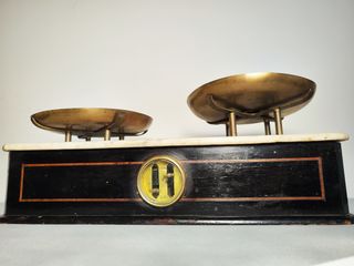 Báscula de farmacia antigua