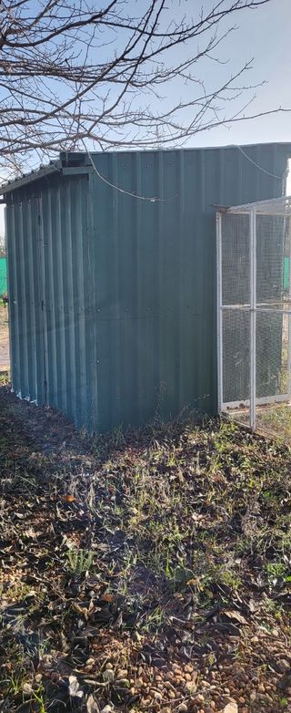 Caseta de estructura de hierro