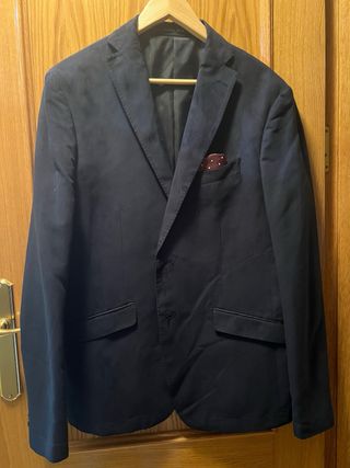 Americana Blazer azul Zara, piel melocotón