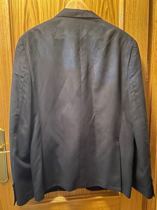 Americana Blazer azul Zara, piel melocotón