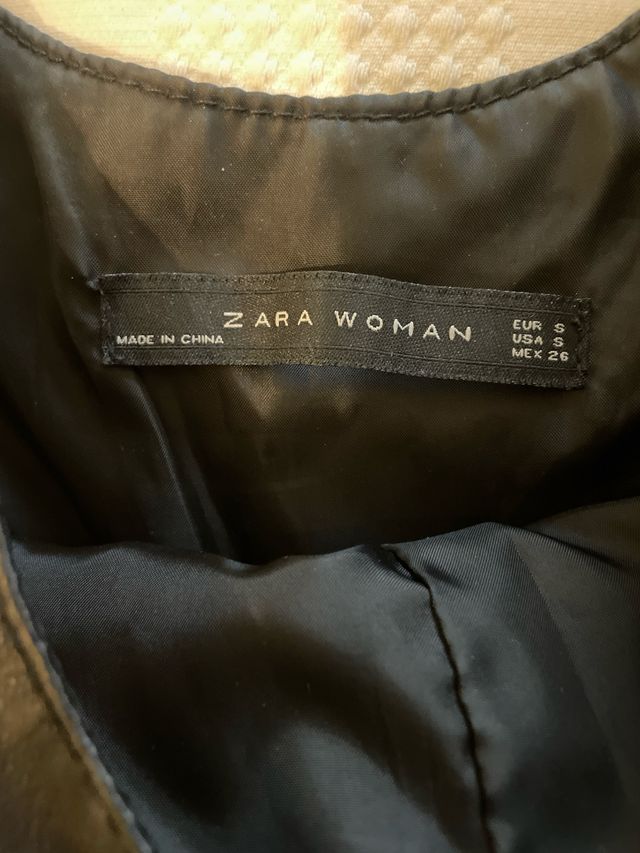 Vestido cuero negro Zara corto