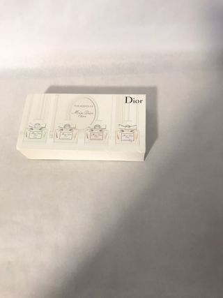 Cofre miniaturas Miss Dior Chérie 