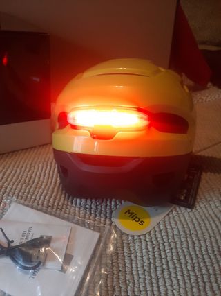 Casco MET Urbex MIPS Talla M. Tb tengo un L