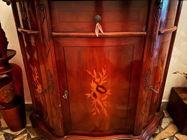 mobile marmo e legno