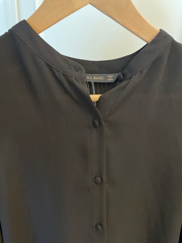 Camisa negra mujer cuello mao ZARA