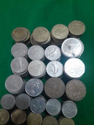 lote de monedas francesas de distinto valor