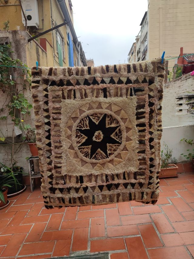 Manta o cubrecama de lana.