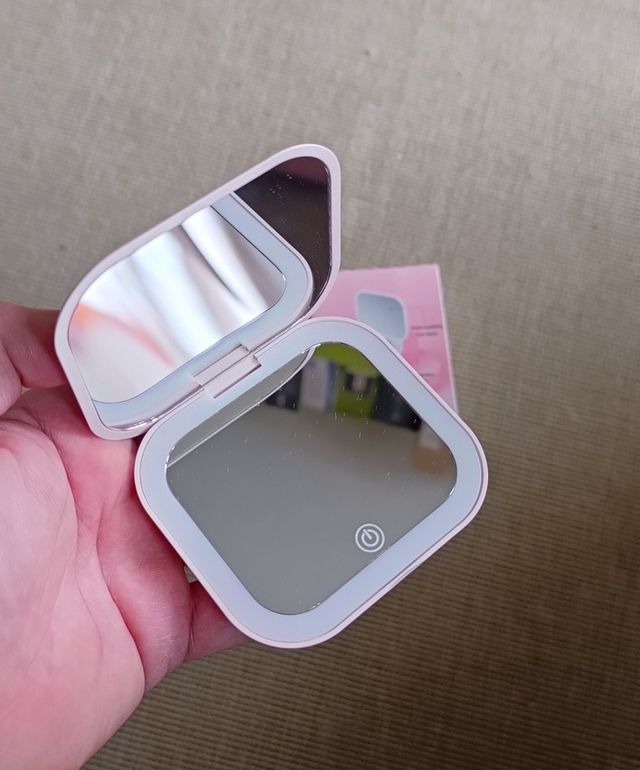 Espejo Elegante Con Luz Recargable