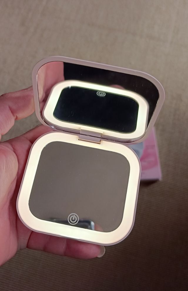 Espejo Elegante Con Luz Recargable