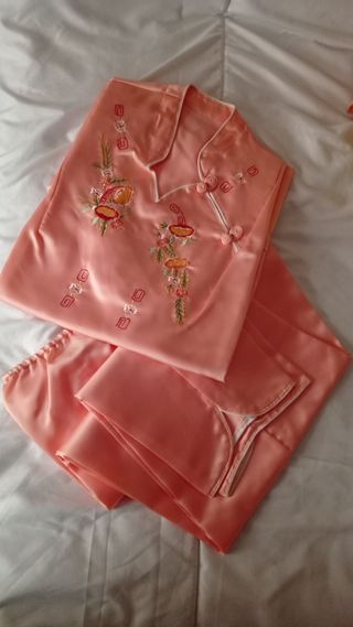 Pijama chino bordado