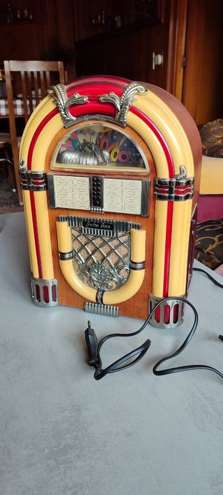 Radio y Cassette JukeBox