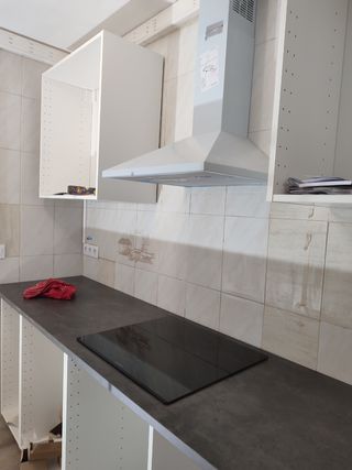 Instalador de Mamparas y montador de muebles 