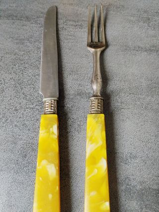 Cubiertos de postre francés