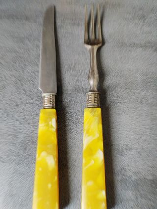 Cubiertos de postre francés