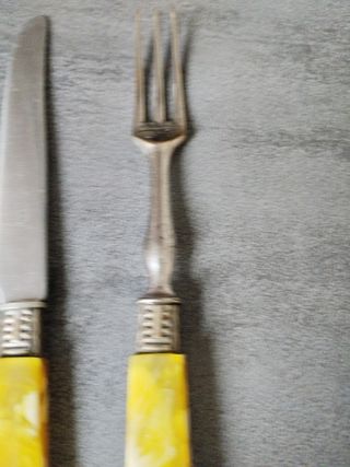 Cubiertos de postre francés