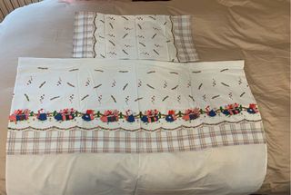 Sabana infantil azul cielo y almohada 