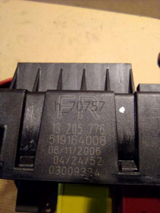 Caja de reles / fusibles Opel Vectra C (Ve h_70757