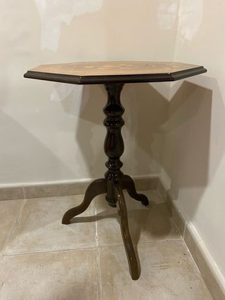 Mesa auxiliar de marquetería