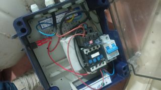 Bomba sumergible con sondas y calderin