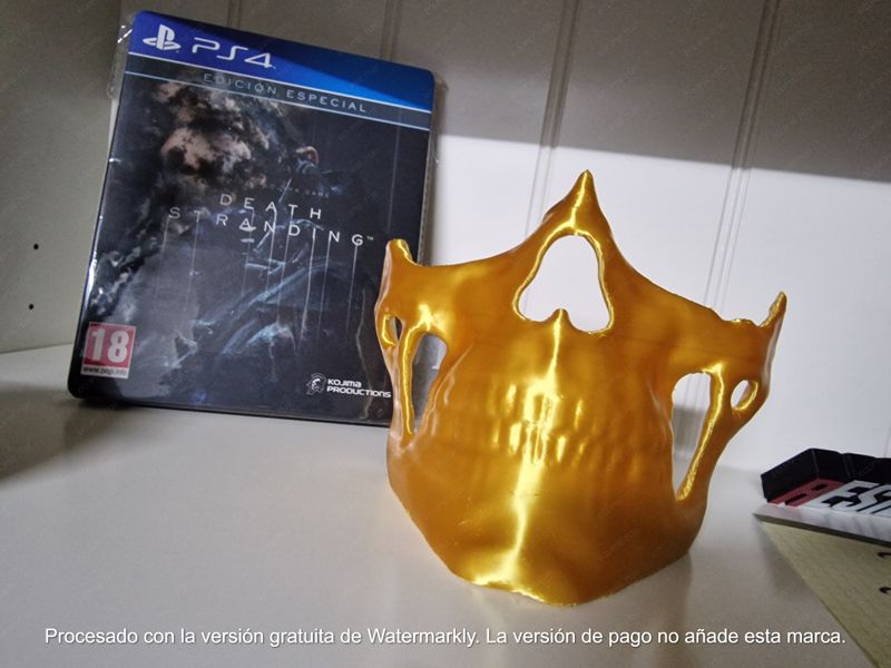 Imagen de Lote Death Stranding ( Figura 25cm+ Mascara Oro)