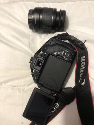 canon eos 700d + objetivo 18-55mm nueva