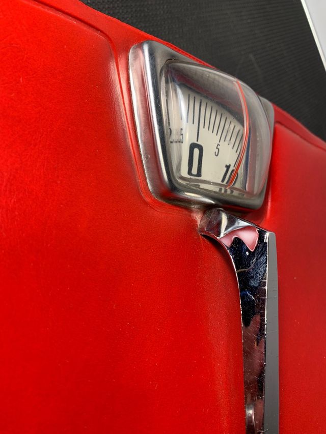 BASCULA BAÑO HISPANO SUIZA EN ROJO