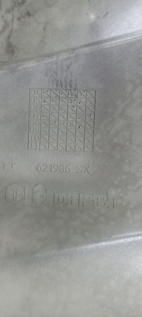 Tapa lateral derbi boulevard 50 D/I