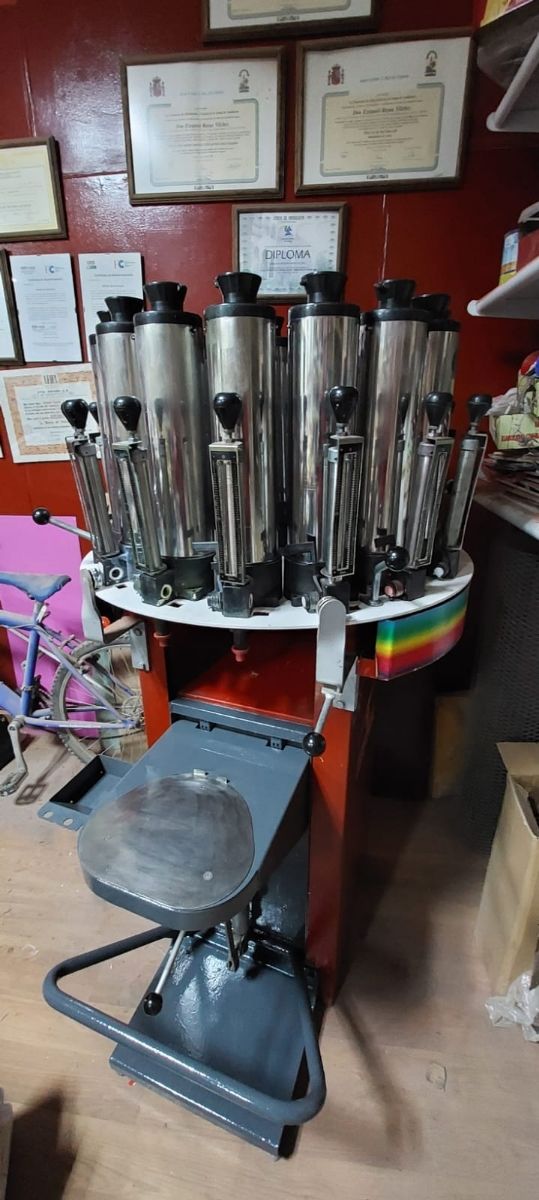 Maquina tintometrica y mezcladora 