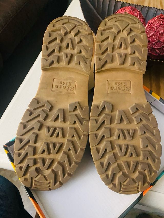 botas nº38 Sfera Kids