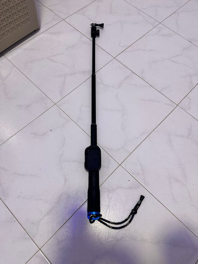 Palo selfi y arnes Gopro