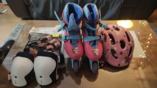 PATINES , RODILLERAS Y CASCO 