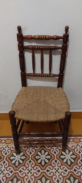 Silla de enea antigua