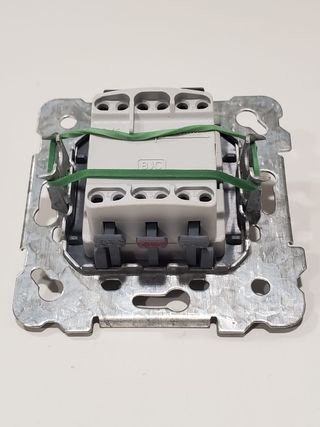 INTERRUPTOR BJC 18505 IRIS/AURA